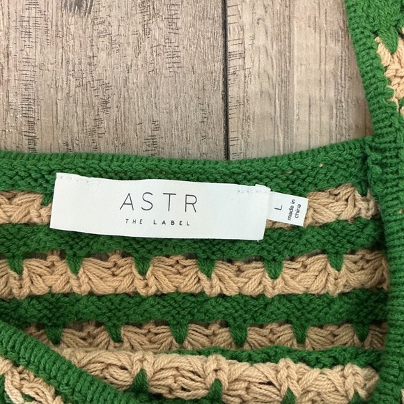 ASTR The Label Crochet Crop Top Sleeveless Green Beige Knit Tank Large - Picture 2 of 5